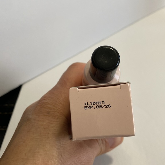 Mary Kay
Foundation
Primer Sunscreen - Picture 4 of 5